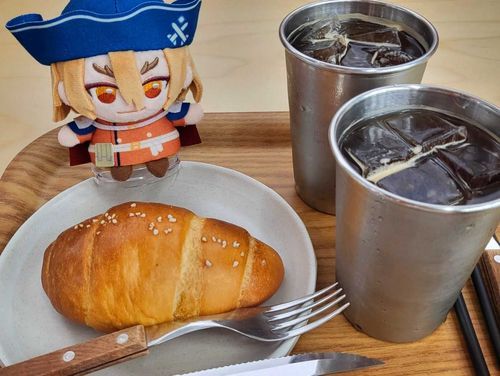 塩パンとアメリカーノ