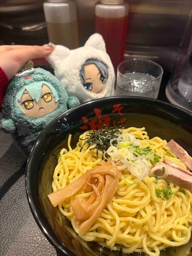 あぶらそば？ラーメンとにたやつだった！いおりとはんぶんこした！