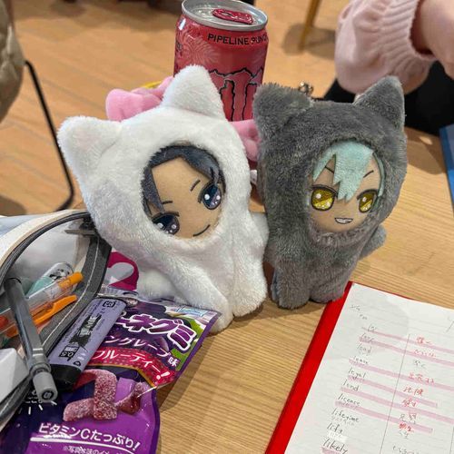 いおりとおそろいのおようふくもらってうれし、、、別にうれしいとかちょっとしか思ってないから‼︎早くべんきょうしなよ！