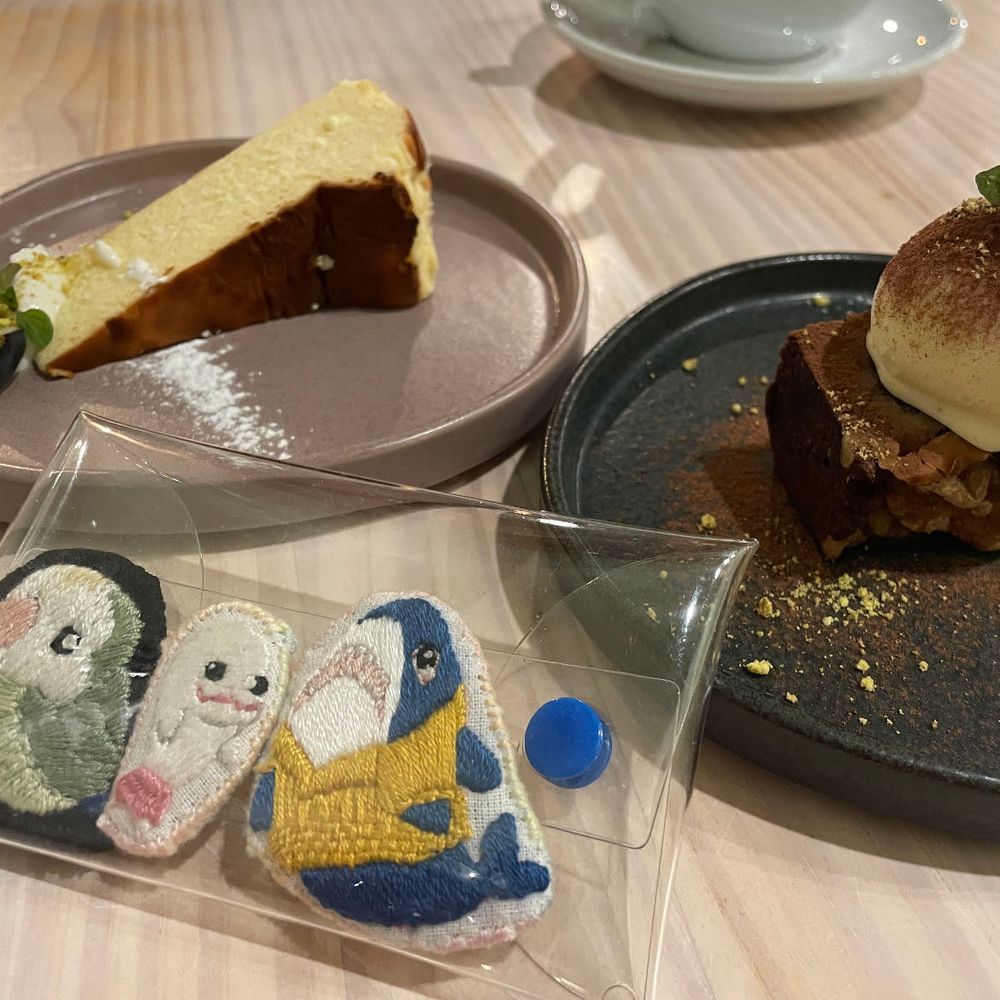 ゆのが「ごはん奢られにいくよー」って言うから、べるさんついて行ったの！！
なんかオシャレすぎるカフェだったの。店員さんが海外の人ばかりだったの。キッチンから英語聞こえてきて、べるさんどきどきしちゃった。