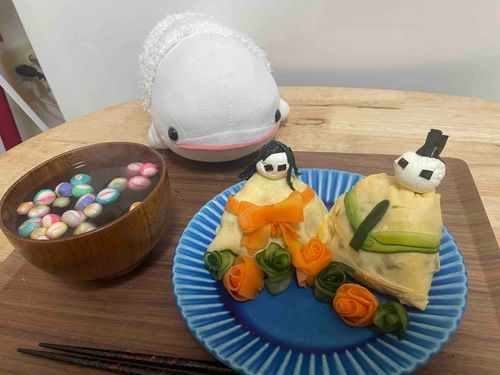 べるさん去年とかのおひなさまの写真探したんだけど、見つかったの2枚だけだったの。
やっぱりべるさんちのおだいりさまはカメラ目線なの
