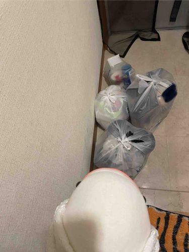 べるさん何日かお洋服残すの悩んで今日、ゴミで出されて行ったよ
べるさん、残してほしかったけどゆのもさめこおねぇちゃんも怒るし…
おかーさまがまた新しいのくれるって言うからちょっと諦めていくつか網のお洋服にお別れしたの。
で、しょんぼりしながらアイス食べてたらべるさん初めて130点あたったの！！！！！！！！！
アイス交換してもらえるの！！！やった！！！！！！