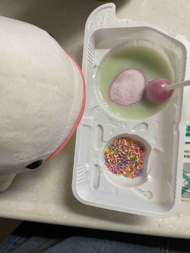 べるさんゆのとスーパーに行っていいもの見つけたの！！！！！
チュッパチャプスもねるねるねるねも食べれる最高のやつなの！！！！最高なの！！！！！！！！