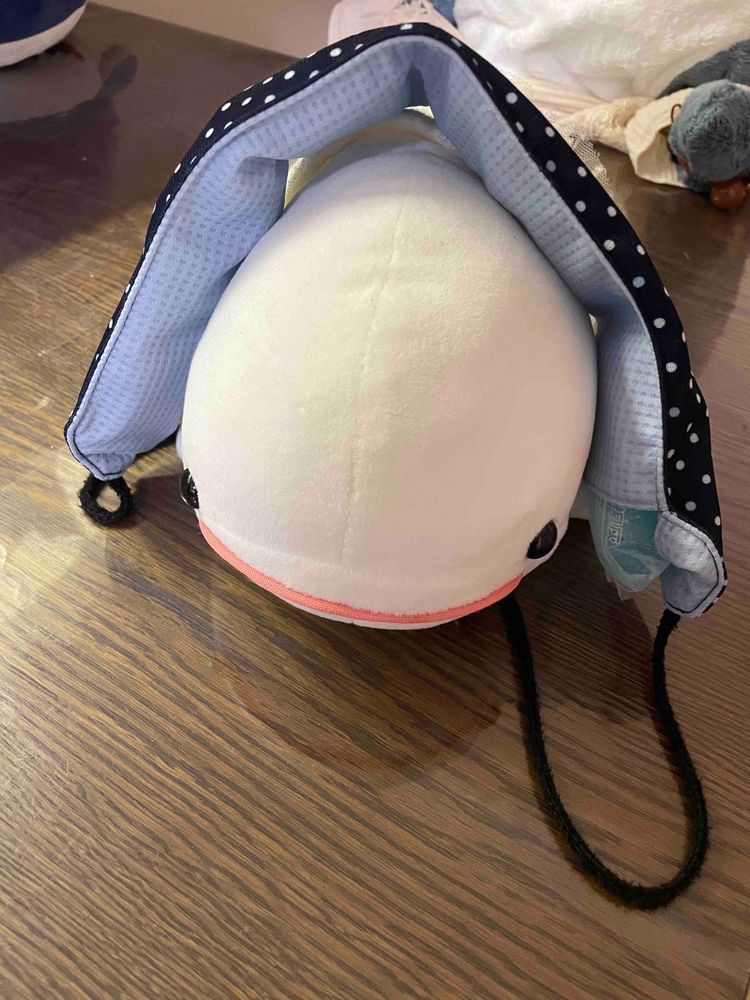 べるさんこの2週間くらいすごく忙しかったの！！！！！！
みんなげんきだった？
べるさんなんで忙しかったかと言うのね、ゆののやつがあほしてお仕事の途中でトラックの荷台から落ちて捻挫して全治3週間ってやつで、ただでさえデブなゆのの足が3倍くらいにはれてて、べるさんたち、ゆののお世話で大変だったの！！！！！
ゆの、だいぶ治ってきたんだけど、長くは歩けないみたいで杖使ってるの。あと2週間くらいかかるかもって先生に言われて帰ってきたよ。
捻挫したゆのがそのあと熱出して、ご飯食べなくてべるさん餓死しそうになったり、農園の唐辛子とれたり、さめこおねぇちゃんがお洗濯したり、とーちゃんが様子見に来るからべるさんいいこのぬいぐるみごっこしないといけなかったり大変だったよ！！！
たのしかったのは、おかーさまが様子見に来るたびに首にまく冷たいのとアイスを冷凍庫に忘れていってて、べるさん首にまくの忘れてないかチェックするときにアイスも食べてあげてたんだー。ゆのが元気な時よりアイス沢山食べれててべるさん嬉しいんだ！！
