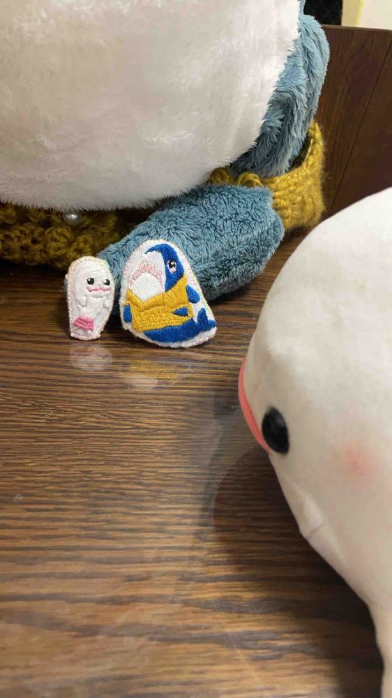 さめこおねぇちゃんにお願いキラキラっていっぱいやって、分身べるさん作ってもらったの！！！
べるさん色々横で言ってたからうるさいって途中でさめこおねぇちゃんに怒られたよ
べるさん希望を話しただけなのに！！
おかーさまに「べるさんおめめちょっと大きくない？加工してるよね？？」って言われたよ
べるさんさめこおねぇちゃんにプリクラみたいにかわいくうつったのにしたいのって言っただけだもん！！
加工はしてないもん！
これでべるさん分身の術練習できるんだけど、ゆの明日お出かけって言ってるからべるさんがんばってついてくの！！！