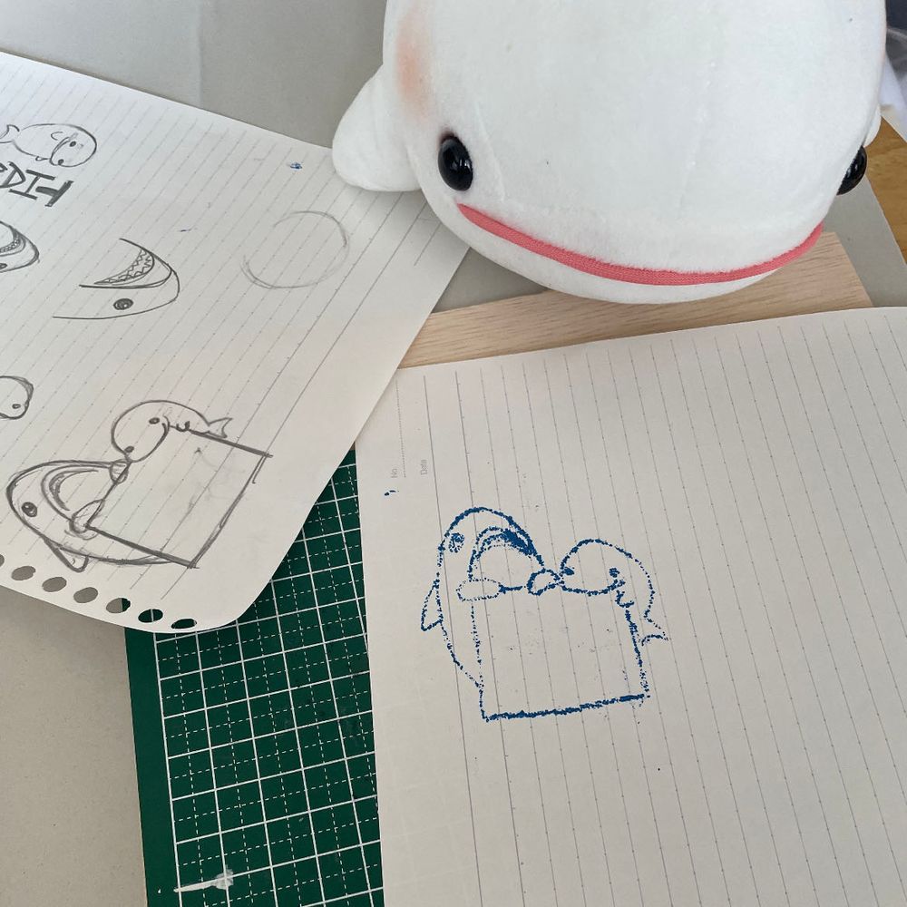 ゆのが実験ってアルミホイルでなんかしてたの
アルミホイルでやるガリ版印刷なんだってさ
うーん、上手くいかなかったの
なんかゆの、スタンプ作りたいらしいの
しかたない、べるさんもお手伝いするの