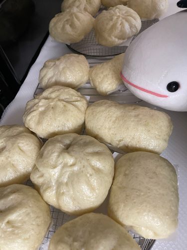 きょうは寒いってゆのとさめこおねぇちゃんがうるさかったの。
ゆのが肉まん作り始めたよ
寒くなってきたってことだね。
たくさんあるからー、べるさんごはんとおやつに1個づつ食べていいって事だよね!だから、べるさん毎日5個ね!って言ったらゆのに怒られたよ
べるさんのって言ってたのにおかしいの!!