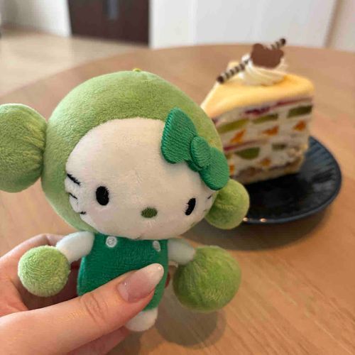 おいしそうだね〜！
最初の一口食べていいよ🍓