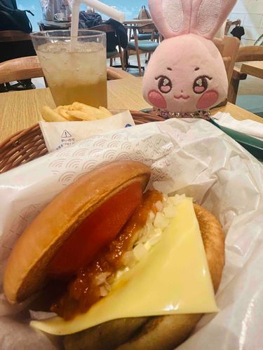 えにてぃずぞくの ちんぐから🍥
やさしさ きづかい おもいやり🍥🍥🍥
うれしそうなやぬしとびょりちゃん🍥
