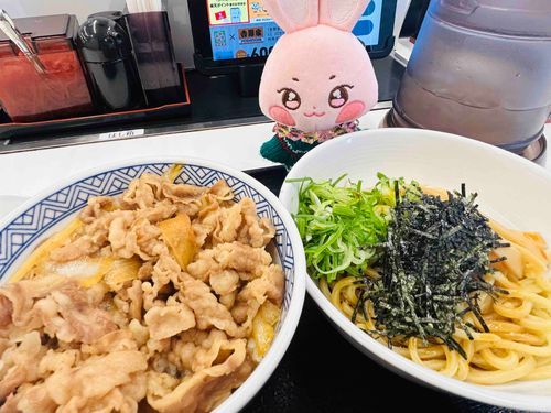 あぶらそばとぎゅうどん🍥
しゅやくきゅうの せっとうり🍥
びょりちゃん こんらんしてる🍥🍥🍥