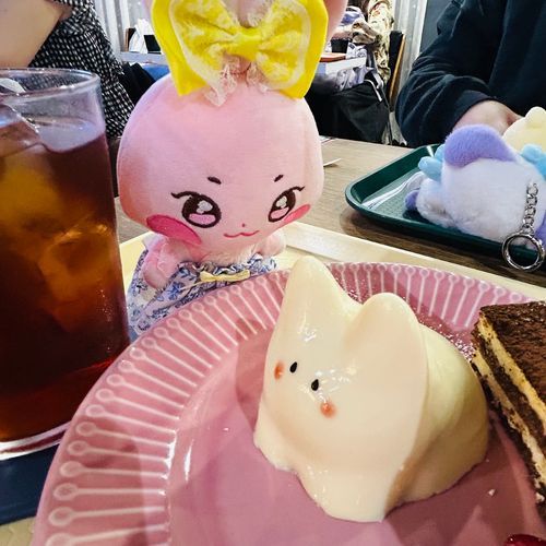 ずっと ぷるぷるしてる ねこさん🍥
ケンチャナ？？？🍥🍥🍥