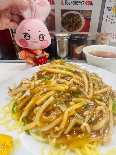 おしゃれかふぇもいいけど
はらぺこびょりちゃんは
るーすーやきそば がっつりいっちゃう🍥