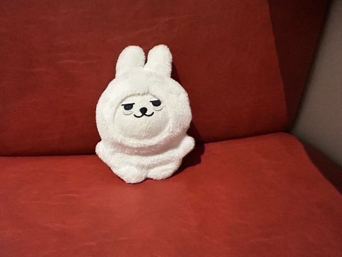 このソファ、僕には大きいかも…。