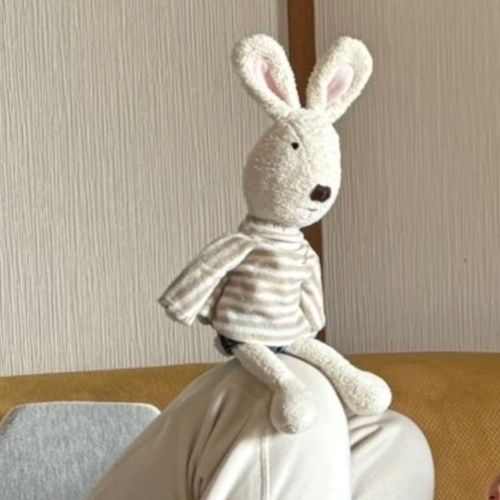 膝の上に乗った！