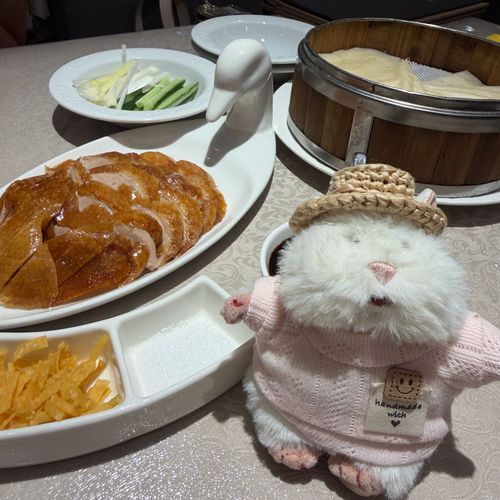 北京ダック食べたはむ🥟
もう秋になるから麦わら帽子も最後かな、、？