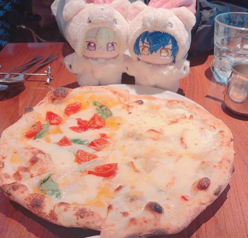 はちみつチーズピザとってもおいしいね🍯🍕