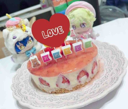 レアチーズケーキを作ってお祝いしたね💚🍓
