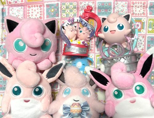 『プクリンの日』なるタイミングでピッピプリンが仲良く歌うフィギュアをゲット❕
ほんとにうたう方と同じ系統の装飾がすてきだよね〜
みんなで集まって歌を歌ったよ〜 ぷーくーりーんーー🎼🎶