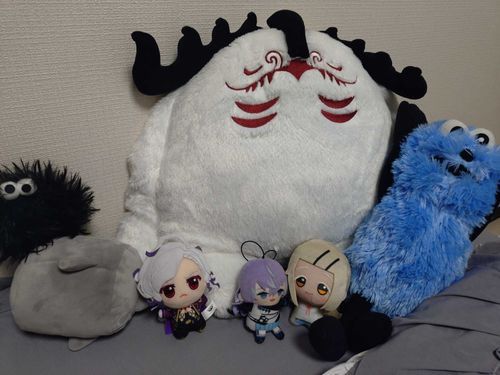 囲まれてるノス