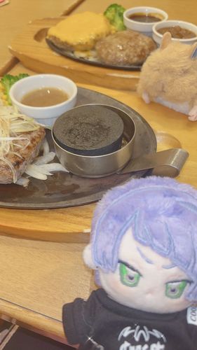 腹をすかせるおみそ🐹