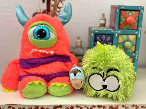 🐛もんすたーのおともだちできた！えるえーっていうところのおうちにすんでる子たち　おっきなおめめ！👀