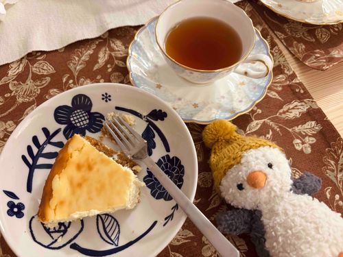 🐧たんじょうびのひとにチーズケ〜キつくった！でもあたちは、たべるのたんとう！