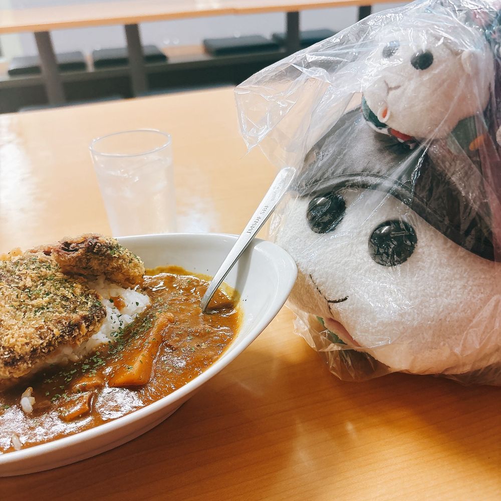 6日から広島旅行なんだよぉ〜！写真は去年の9月にモチ🍡とリアリィ🐶とお姉ちゃんと広島行った時のなんだよぉ〜！モチ🍡とリアリィ🐶は初めてのドキドキ新幹線だったんだよぉ〜！モチ🍡
リアリィ🐶は去年ハワイ島から引っ越してきたから初めての国内旅行だったの〜♡すごく良い思い出なの〜♡
