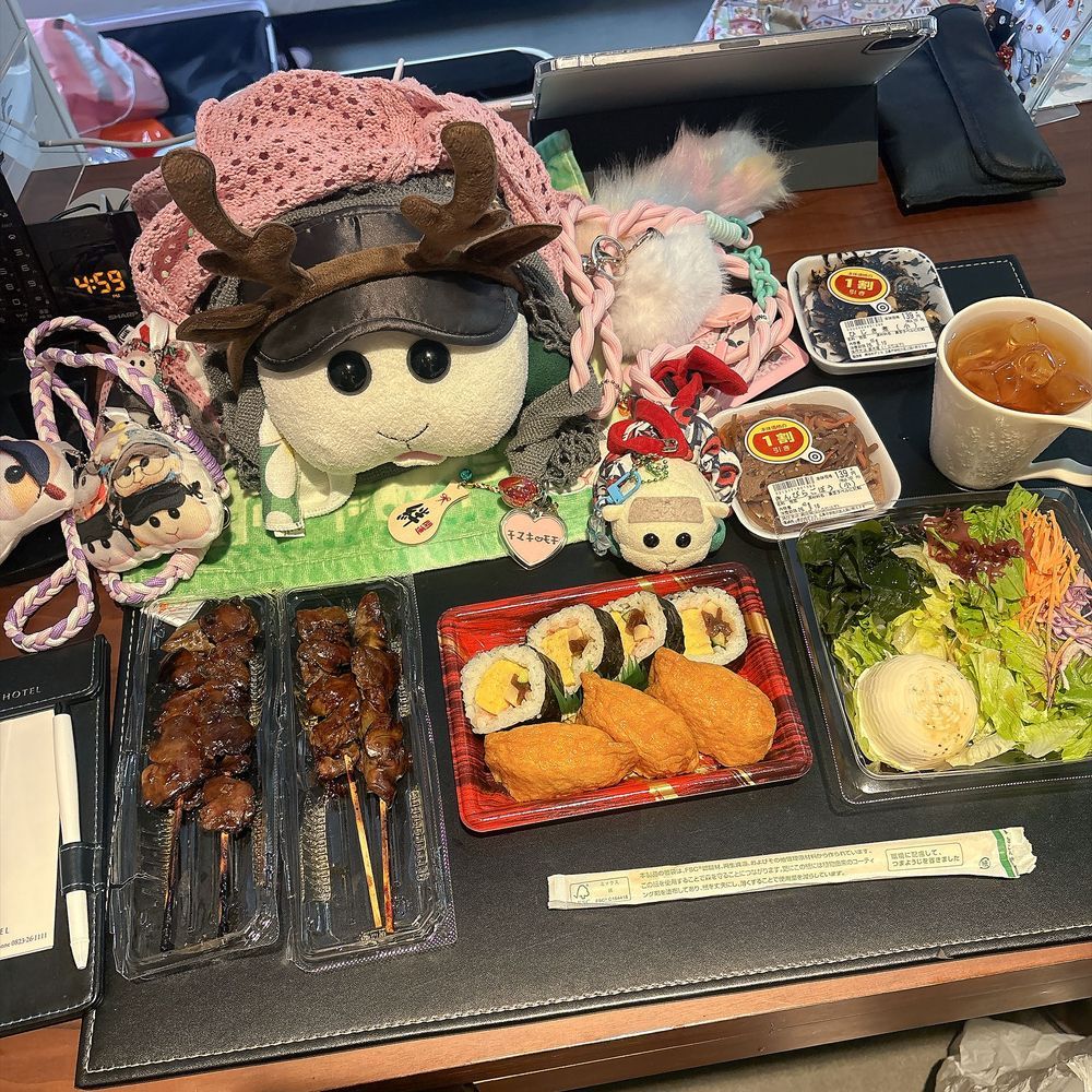 9/9・10の夜ご飯なんだよぉ〜！ゆめタウン呉のお惣菜なんだよぉ〜！モチ🍡
どれも美味しかったの〜♡リアリィ🐶卵大好きだから巻き寿司が嬉しかったの〜♡リアリィ🐶