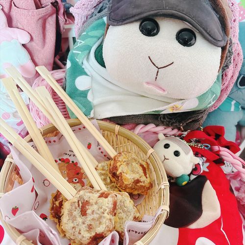 広島旅行のお土産で買った秋限定のカボチャもみじ饅頭🎃🍁を揚げもみじにしたの〜♡熱々サクサクなの〜♡リアリィ🐶
天ぷら粉を水で溶いたやつを軽くつけて1〜2分揚げたんだよぉ〜!みんなもやってみてなんだよぉ〜!モチ🍡