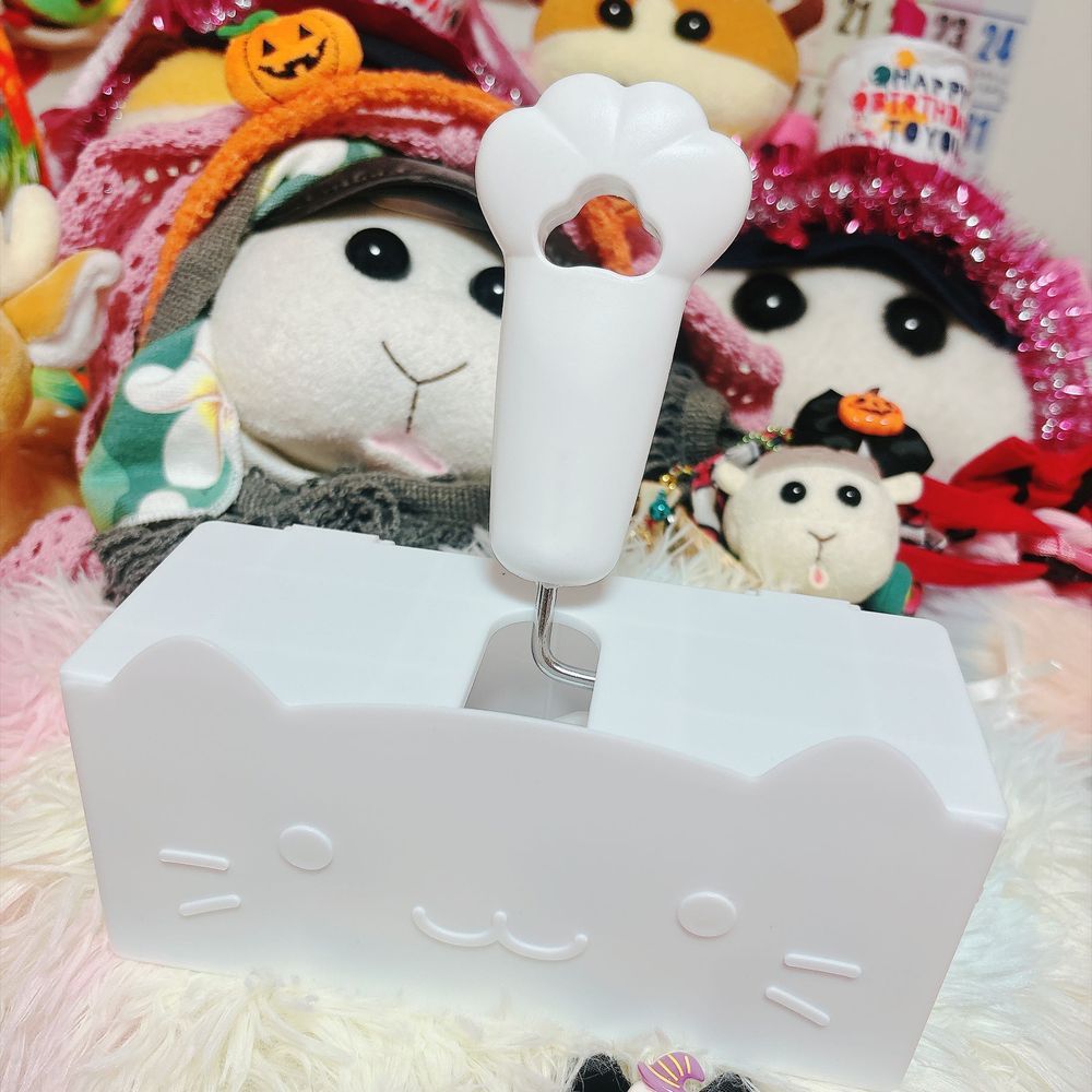 こないだセリアで買った、にくきゅうコロコロのケースが売ってたから買ったんだよぉ〜！モチ🍡
リアリィ🐶は犬さんだから猫より犬さんがいいの〜♡でも可愛いの〜♡リアリィ🐶