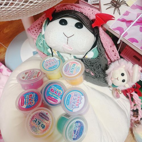 この1週間くらいでお姉ちゃん👩はスライムに脳味噌がやられちゃったのかもしれないの〜、、、♡怖いの〜、、、♡リアリィ🐶
ねんどのが固くてオススメらしいんだよぉ〜、、、モチ🍡