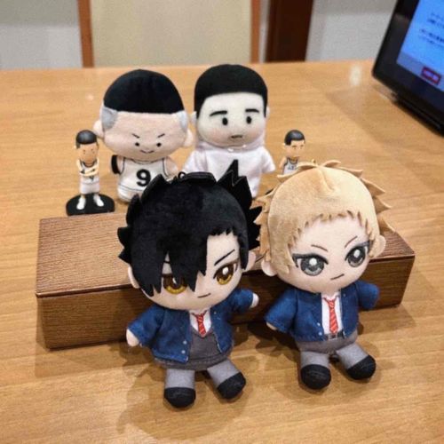 なんすかこいつら、オシャレな（？）髪型して…
東京の高校生？シティボーイすか
オレの方が身長高いしバスケ上手いっすよ
ちょっと何とか言ってやってくださいよふかつさん！