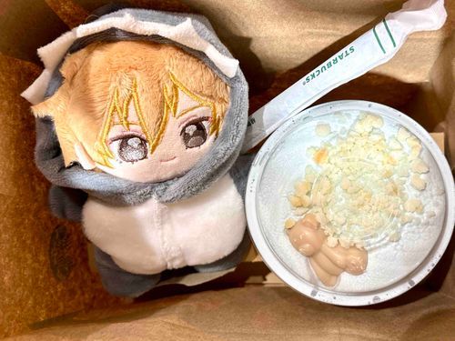 かおる「ふふ、このくまのチョコレート、ふわふわのくもであそんでるようにみえてかわいいね♪」