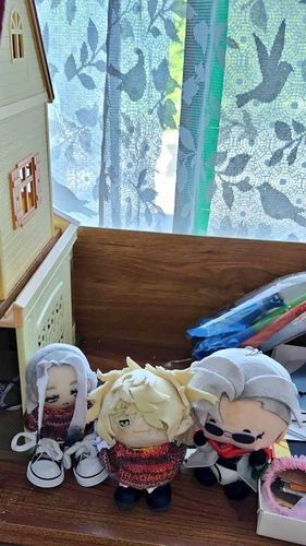うえきばち　の　ばしょが　そとへうつった
かんさつをしに　出る
「どーなったかな」
「んま。」