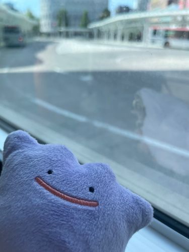 モン！
