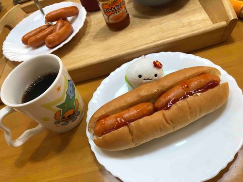 今日の朝ごはん
セルフホットドッグ🌭