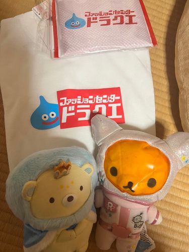 帰りにふとファションセンターしまむらに寄ったら
ドラクエコラボのTシャツが売っていて買えました
エコバッグ欲しかったので嬉しいです‼︎
