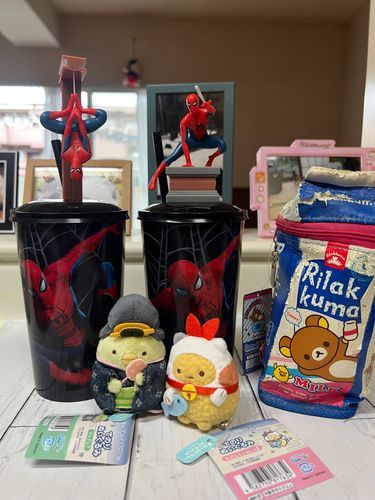 おはようございます☀
大人気の #スパイダーマン  と #すみっコぐらし 達
みんな大興奮で真似しています🕷️