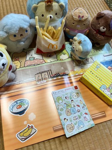 小さいおうじ☁️👑さんがみんなのためにマクドナルドを買ってきてくれました🍔🍟
恥ずかしながら私は対人恐怖症を持っているので前日からﾄﾞｷﾄﾞｷしてました
（コンビニとマクドナルドなど苦手です）
ハンバーガーを買うだけなのにね
おうじのおかげでシールもらえました
ありがとう♡おうじ☁️👑