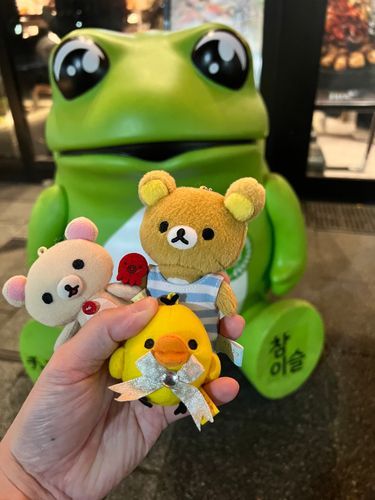 カエルさん🐸と記念撮影しました

