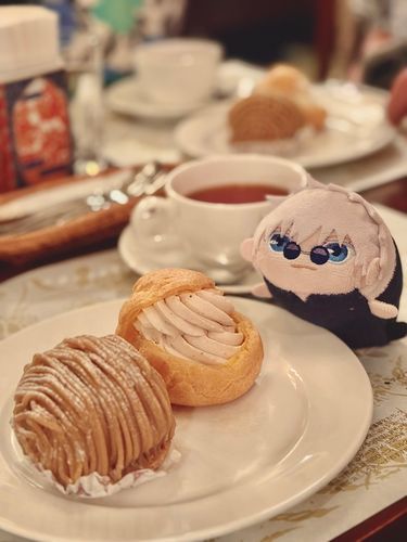 ケーキ2個も注文していたけれど、どっちも一口でお腹いっぱいになってたね。全く……