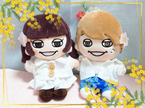 妹の倉子ちゃん。
おそろいの服作ってもらったで。
