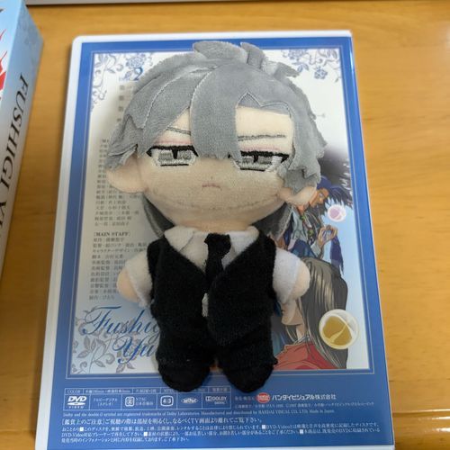 初めまして。私は龍一郎。
鳳 龍一郎だ。（ちなみに龍一郎は芸名）
仕事は役者をやっているよ。
ファミリーの中では恐らく私が
最年長だろうね。
（身長は人間時は183cm）
本を読んだり、自分がやる役の考察をしたり、ドライブすることが好きなんだ。
皆、よろしく頼むよ。

