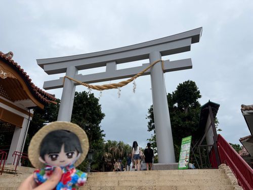 ～沖縄旅行②波上宮神社&首里城公園編～

🌹🕶：昼飯の後は波上宮神社と首里城公園に行ってきた。この2箇所に行っている間だけは晴れていたな。
ちなみに心音は沖縄は20年ぶりだそうだ。