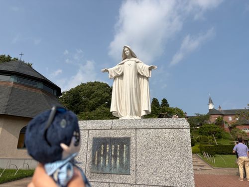 🌹🕶:最後はトラピスチヌ修道院に来た。大きい修道院だな。中には入れないが資料館と売店には入れるようになっていた為そこに行ってきた。
不思議と前庭に入っただけで落ち着くというか、穏やかになるようなところだったな。
