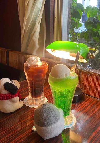 お友だちの コウペンちゃんと 喫茶店☕️