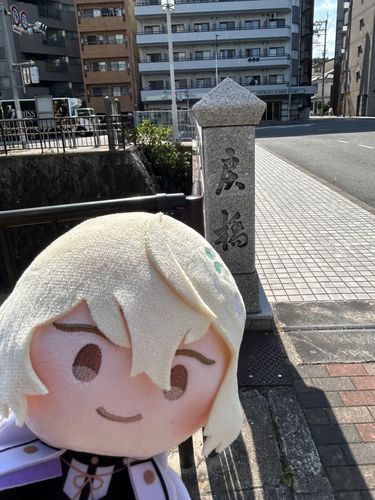 僕の例の逸話の場所にきたよ。

主がじい様に挨拶しなきゃって言ってたけど、君のじい様ではないって弟が突っ込んでた