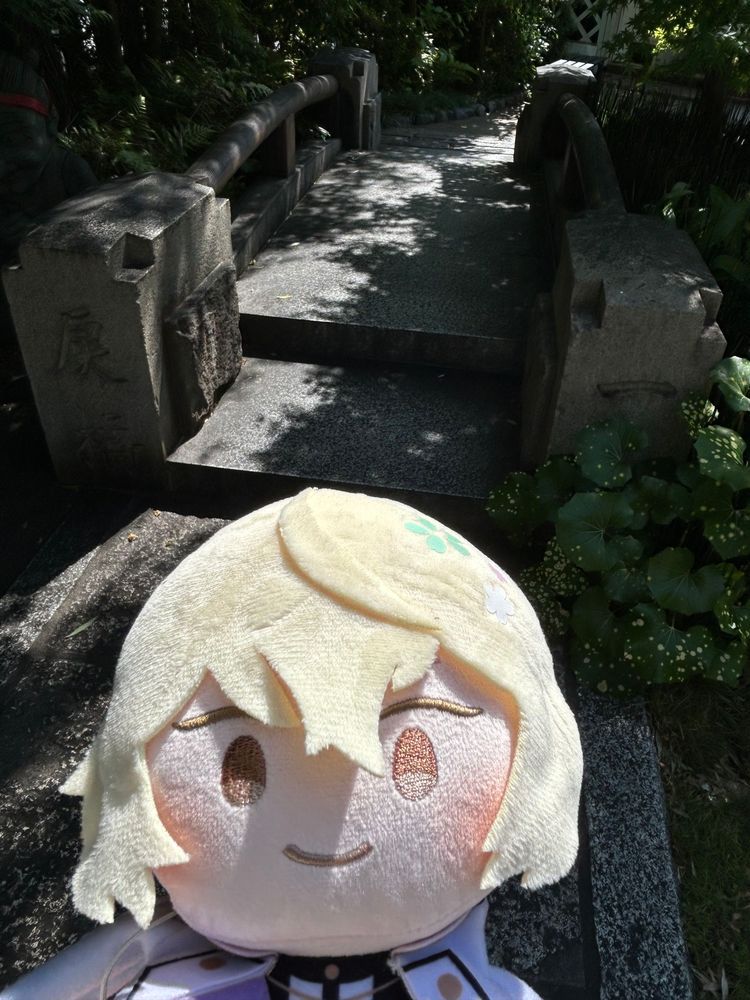 僕の例の逸話の場所にきたよ。

主がじい様に挨拶しなきゃって言ってたけど、君のじい様ではないって弟が突っ込んでた