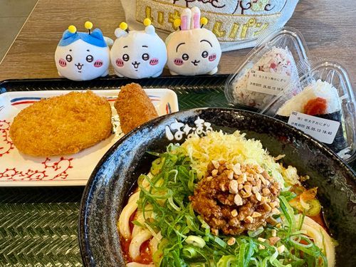 はなまるうどん
白ごま担々うどん美味しかった～♪
