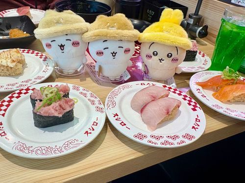 お昼にスシロー🍣行ってきたよ♪
赤しゃりやってたよ🔴